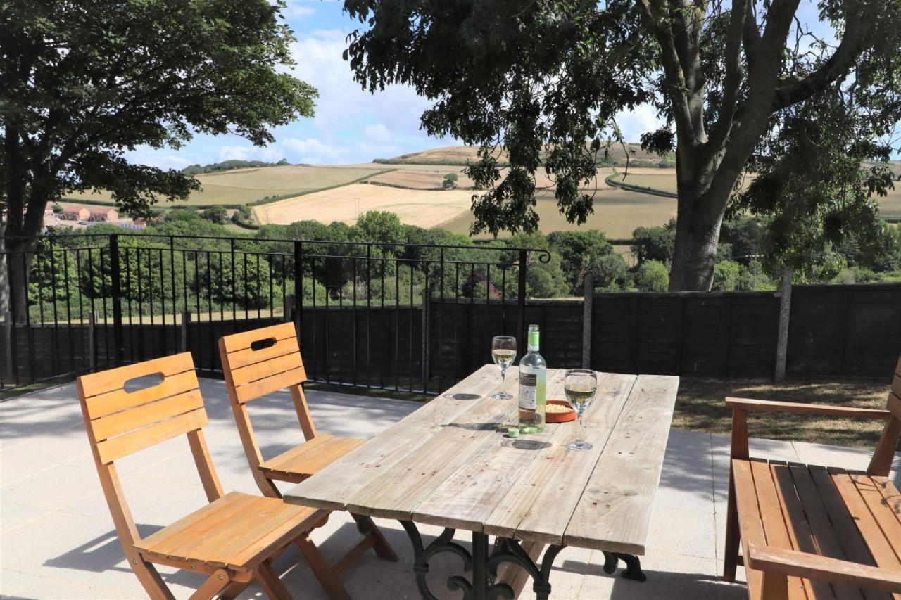 Hilltops Wroxall  Luaran gambar